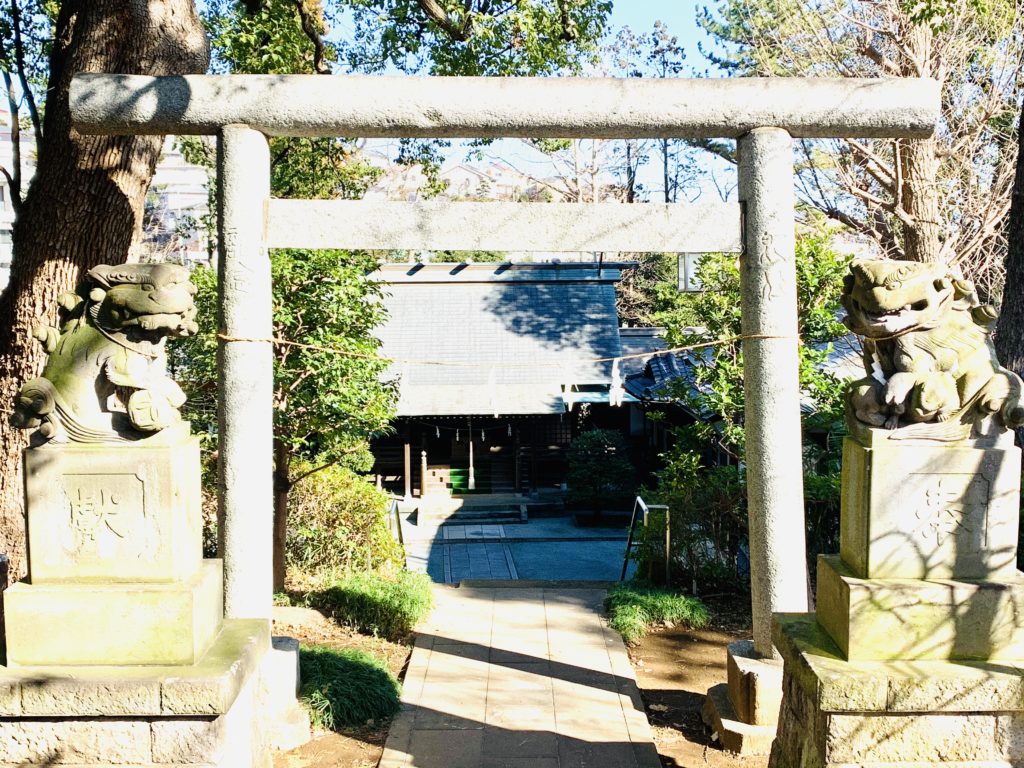 細山神明社・鳥居前
