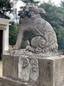 北小岩八幡神社狛犬台座
