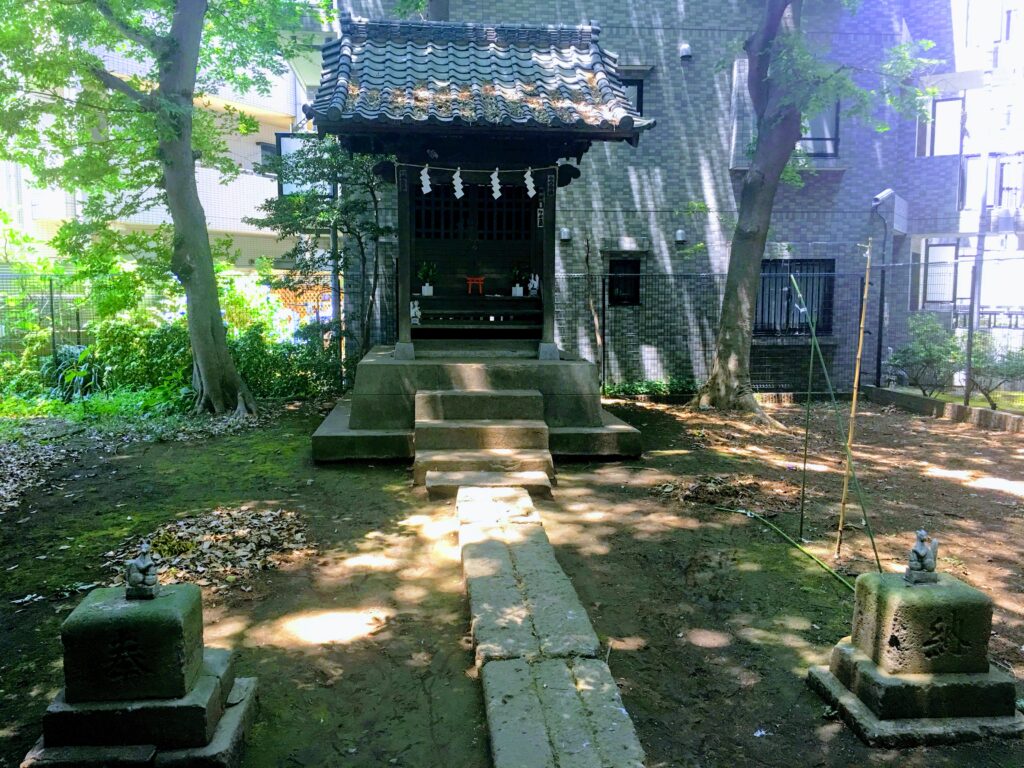 田中稲荷神社の拝殿