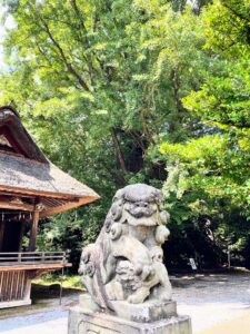 玉敷神社、吽形狛犬