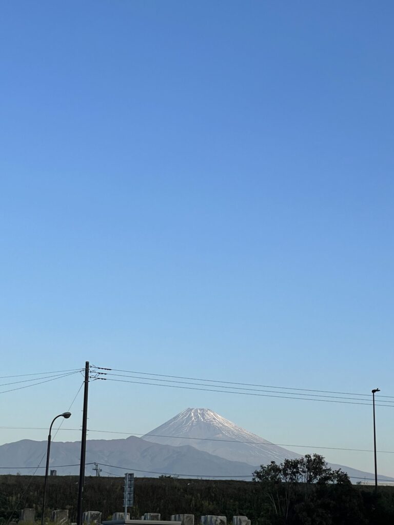 ゲートウェイ函南から見る富士