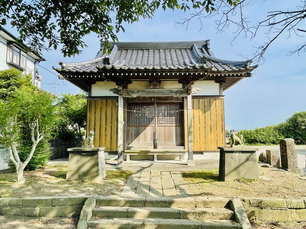 保食神社の拝殿