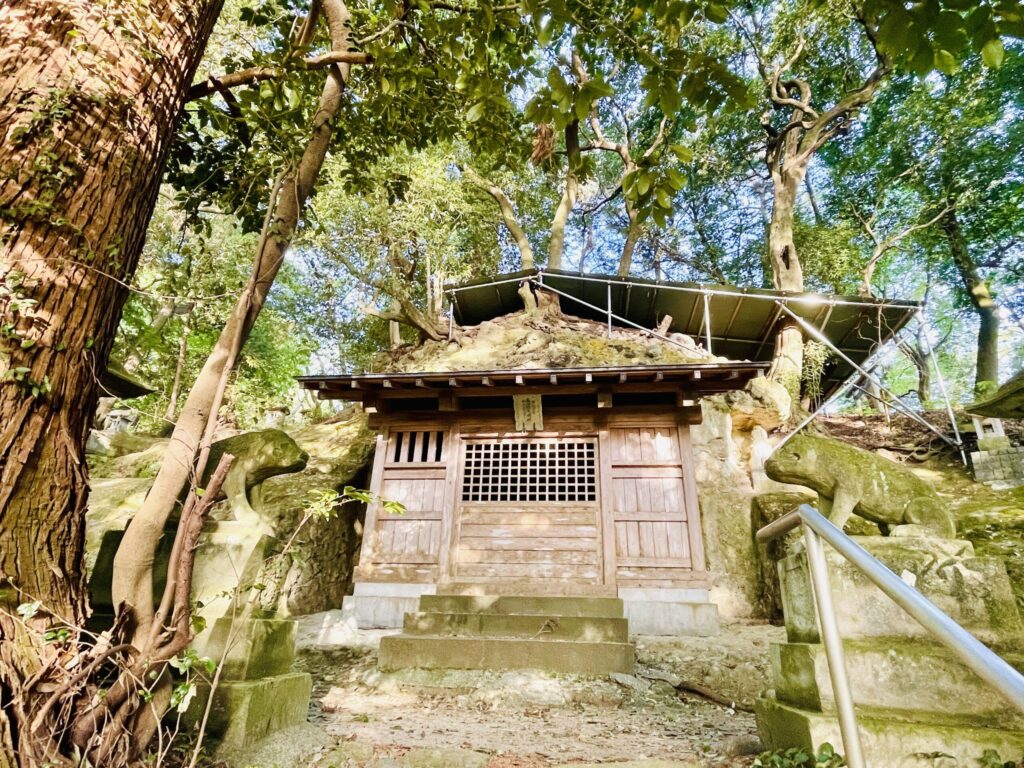 高龗神社の拝殿