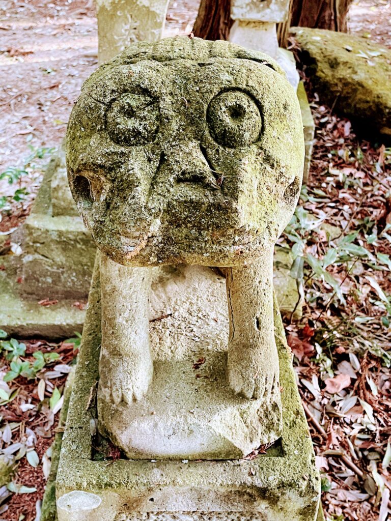吽形狛犬正面から